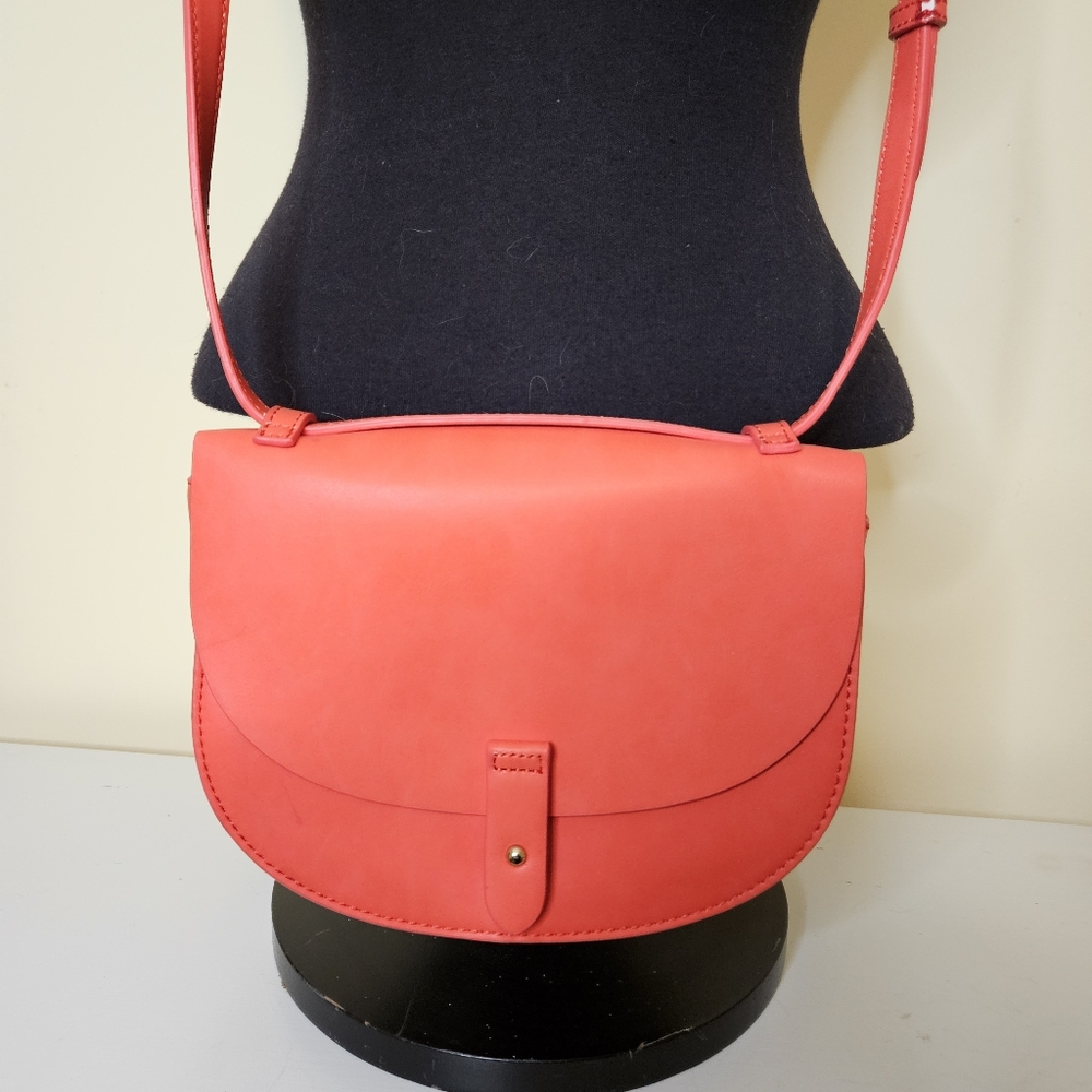 Gap Coral Vegan Leather Crossbody Saddle Bag Purse